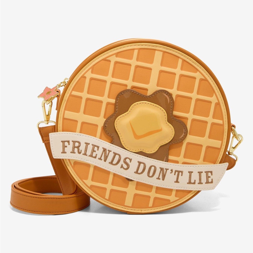 NEW Loungefly Stranger Things Waffle Figural
Scented Crossbody Bag Exclusive